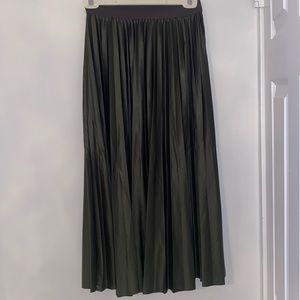 Dark green satin maxi skirt ⚡️SEND BEST OFFER⚡️